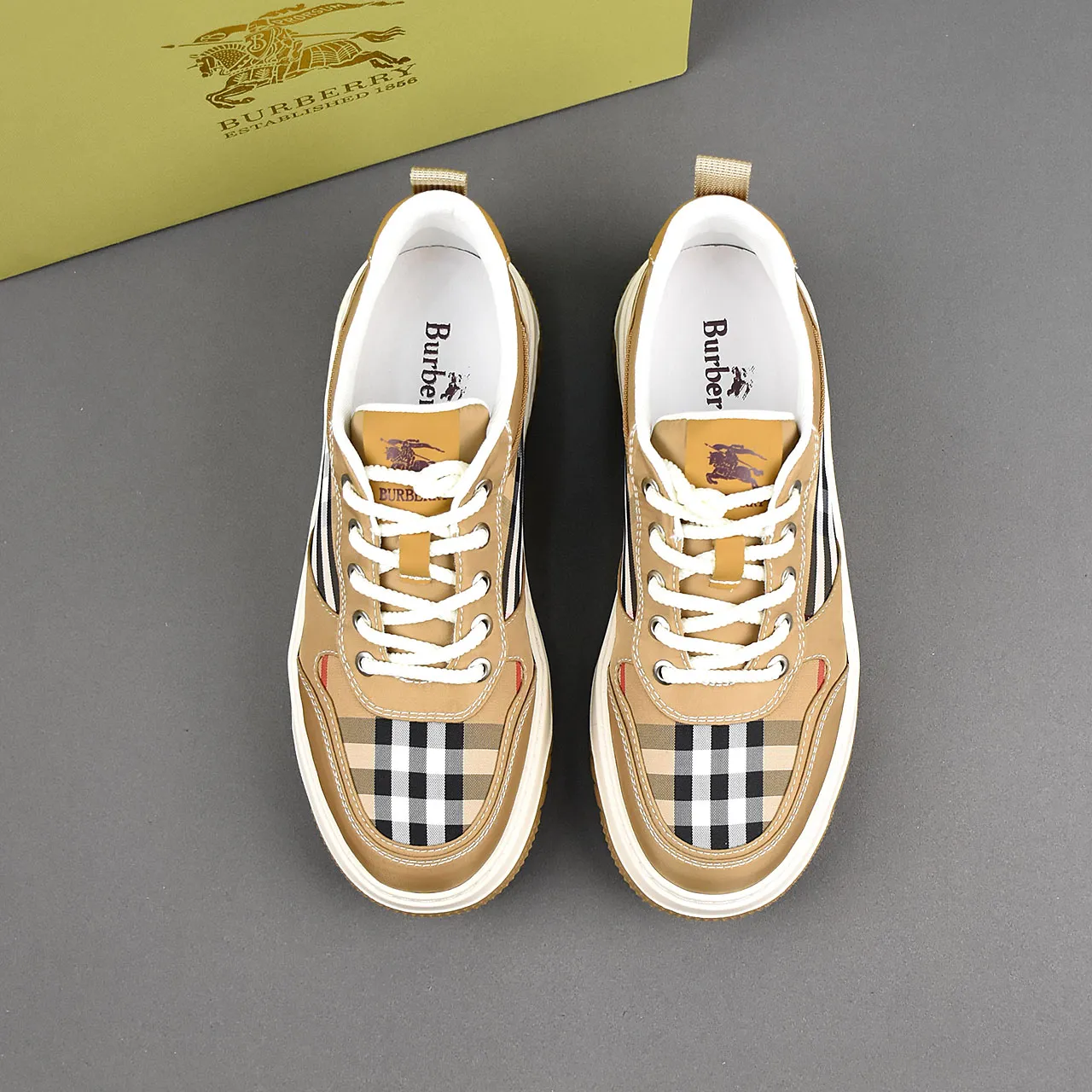 PP420❣️❣️❣️Burberry [Burberry] fashionable lace-up cloth shoes, uppers made of breathable fabric, rubber foam soles, men's size 38-44